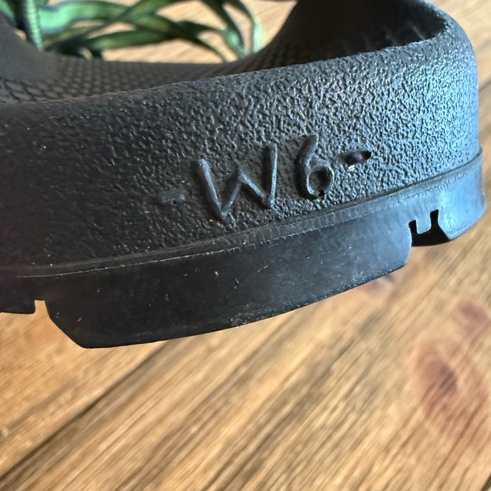 Chaco women’s  Green and Black Sandals - Picture 12 of 12
